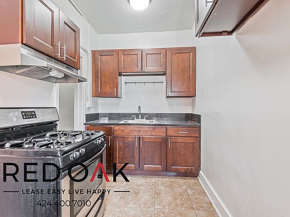 2nd image of 716 1/4 S Berendo St #412