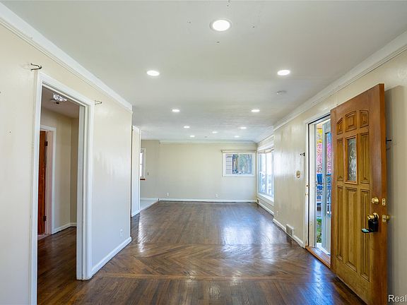 5th image of 3636 Williams St