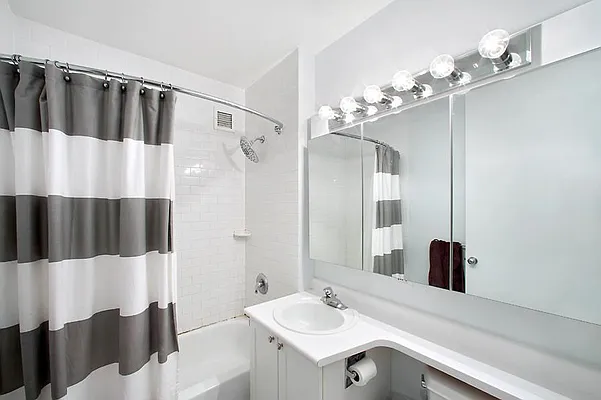 Rented by Town Residential | media 15