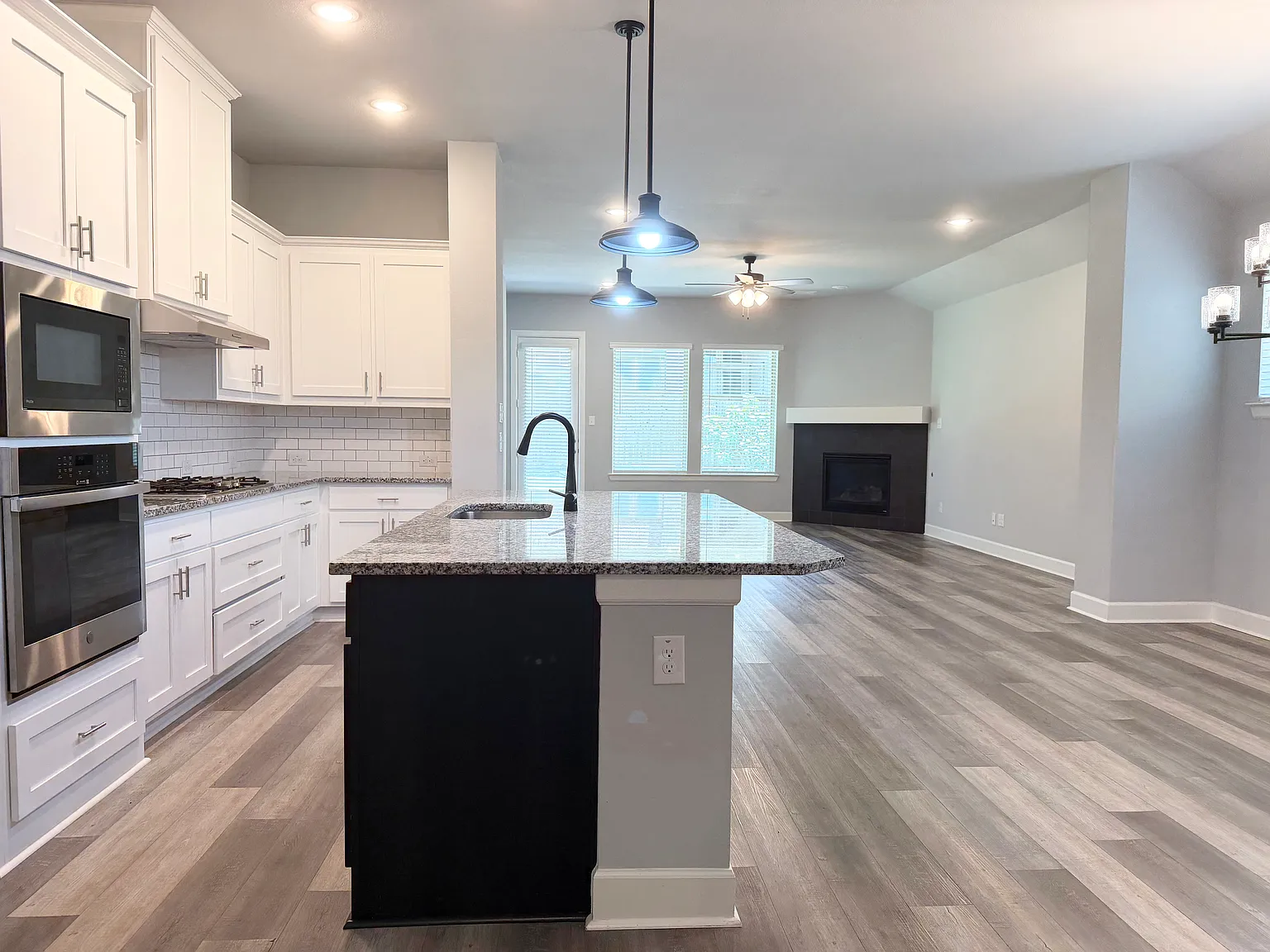 4 bed, 2253 sqft, $2,800 — Photo 3