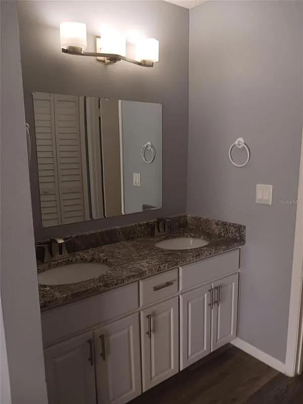 3 bed, 2.0 bath, 1468 sqft, $2,300 — Photo 1