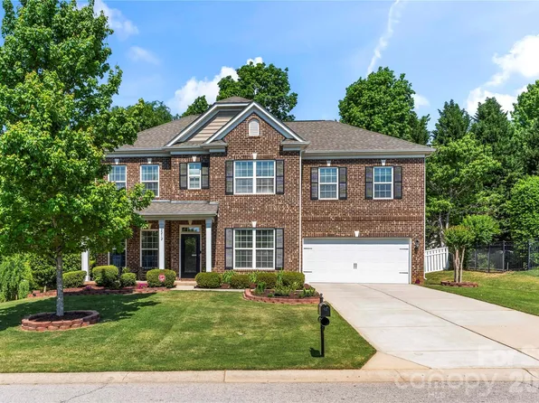 2212 Iron Works Dr, Clover, SC 29710