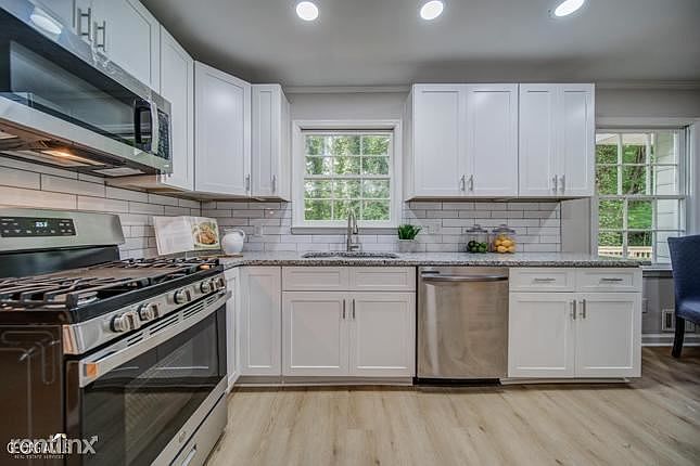 1st image of 586R Buckeye Cir SE
