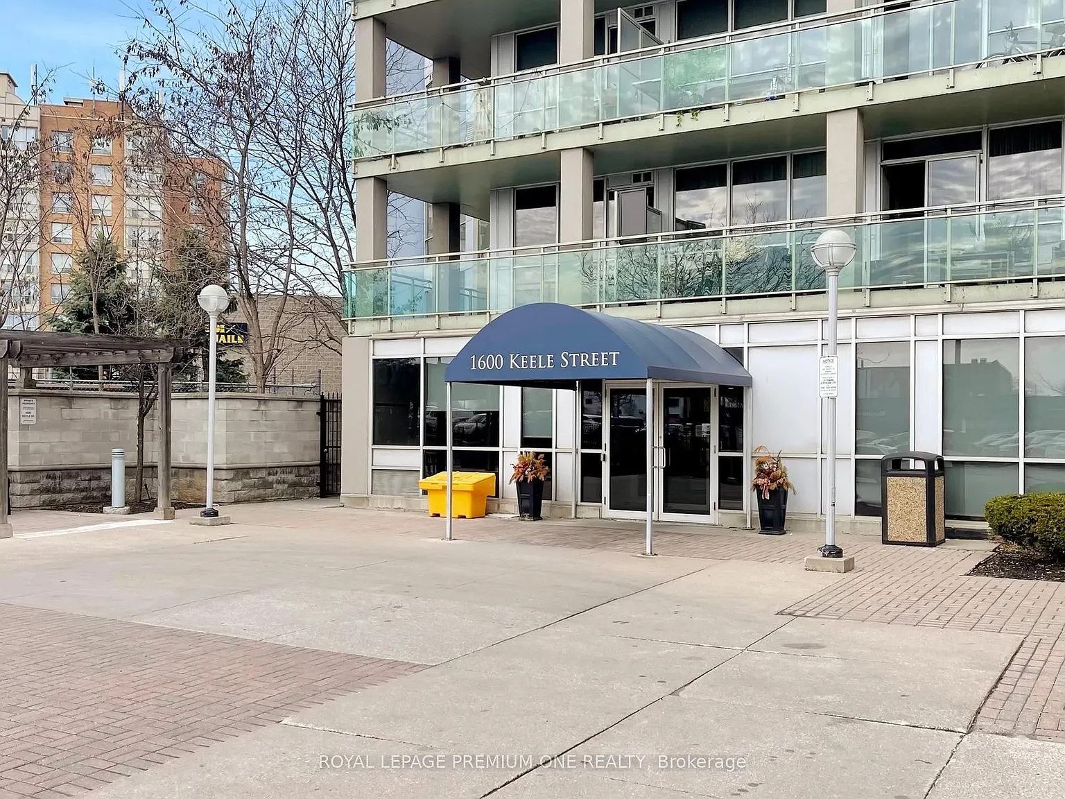 1600 Keele St — Photo 2