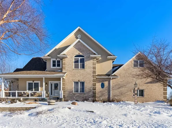 937 Fox Ridge Rd, Dike, IA 50624