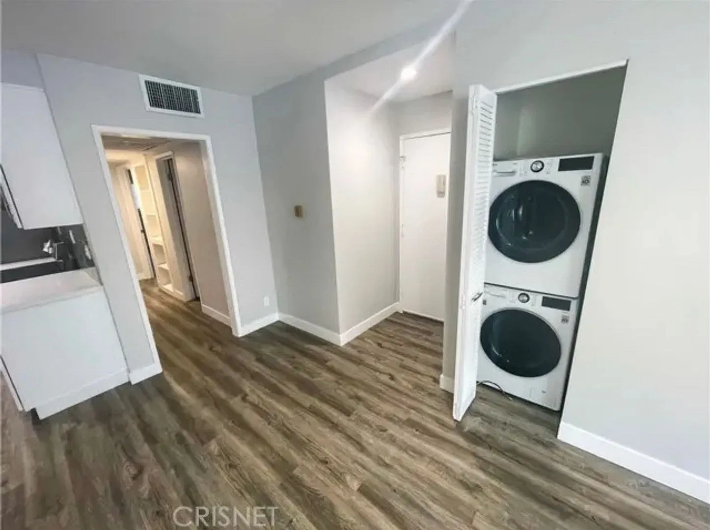 Peerless Apartments — Photo 2