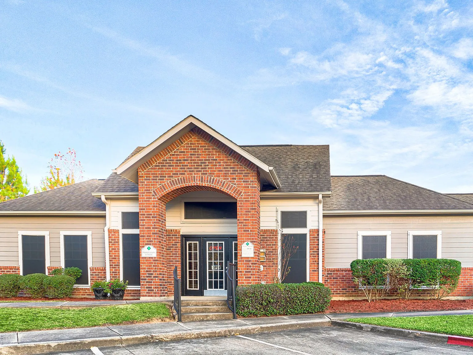 Dogwood Terrace — Photo 2