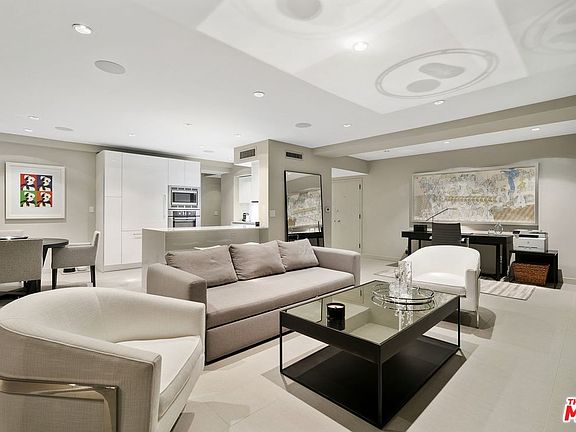 2nd image of 818 N Doheny Dr APT 806