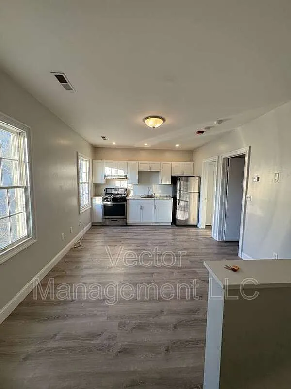 2842 Dixwell Ave — Photo 2