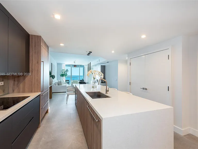 3801 Collins Ave #1502 — Photo 14