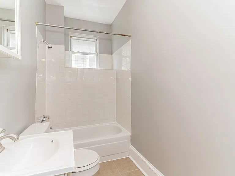 2227 Linden Ave — Photo 23