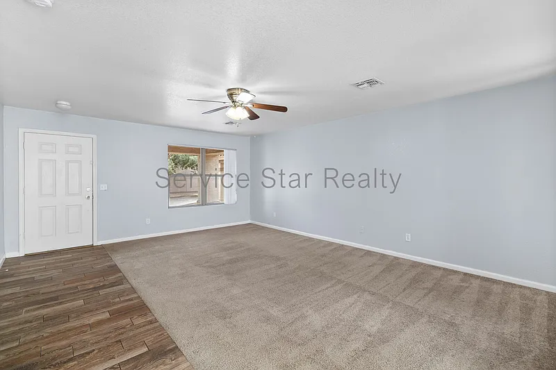 3 bed, 2.5 bath, 1820 sqft, $2,249 — Photo 4