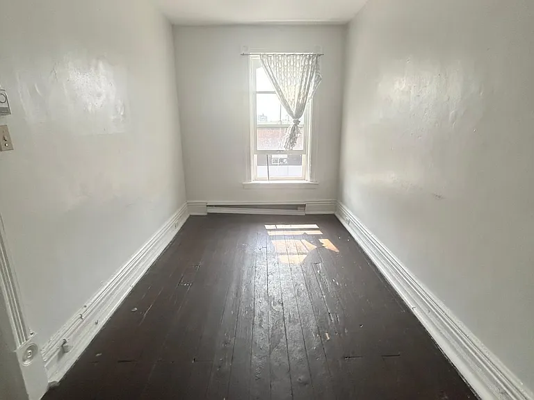 164 Charlotte St #6 — Photo 5
