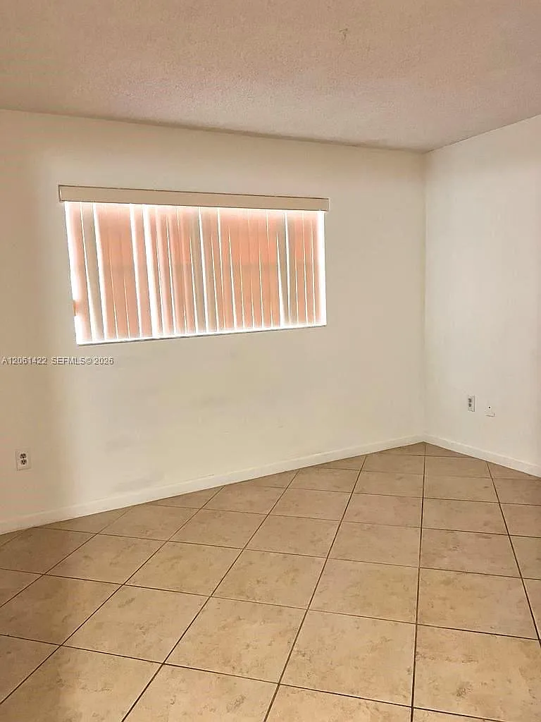 Futura Condo — Photo 3