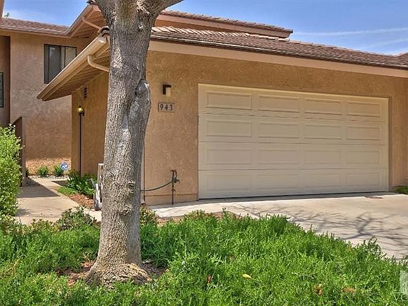 3rd image of 943 Tennyson Ln