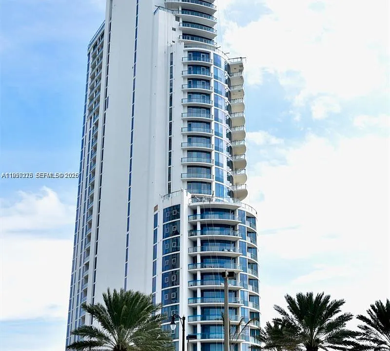 17475 Collins Ave #2802