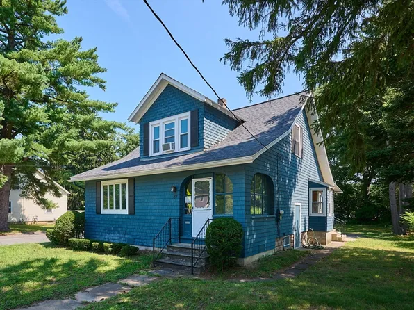 87 Holyoke St, Easthampton, MA 01027