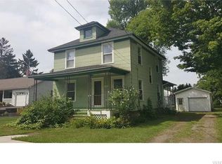 103 Maple Ave, Lyndonville, NY 14098