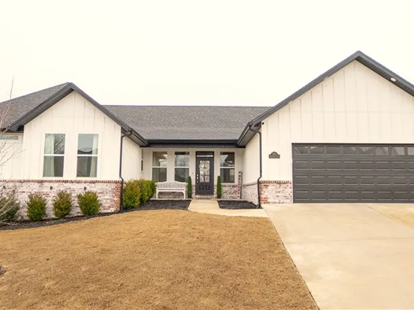 1521 Westridge Ln, Centerton, AR 72719
