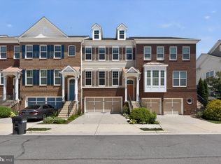 25450 Hopton House Ter, Chantilly, VA 20152