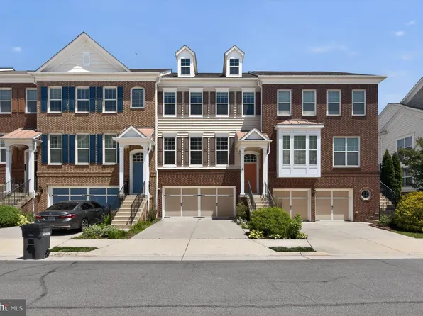 25450 Hopton House Ter, Chantilly, VA 20152