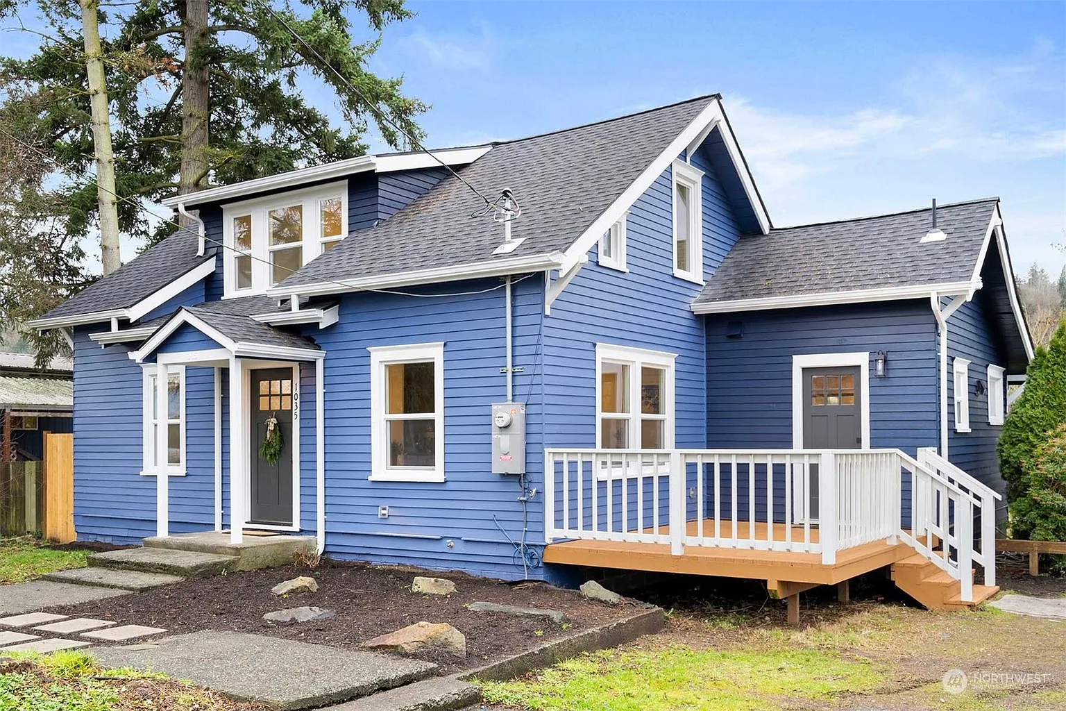 1035 Algona Boulevard N photo 1