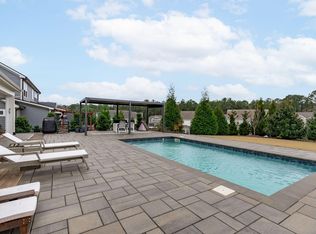 108 Scarlet Tanager Cir, Holly Springs, NC 27540