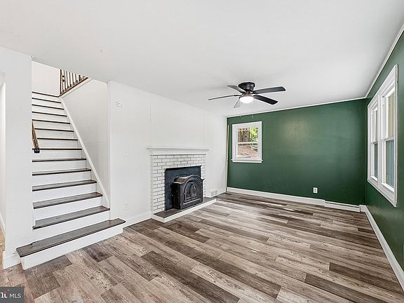 4th image of 32 Montague Ave