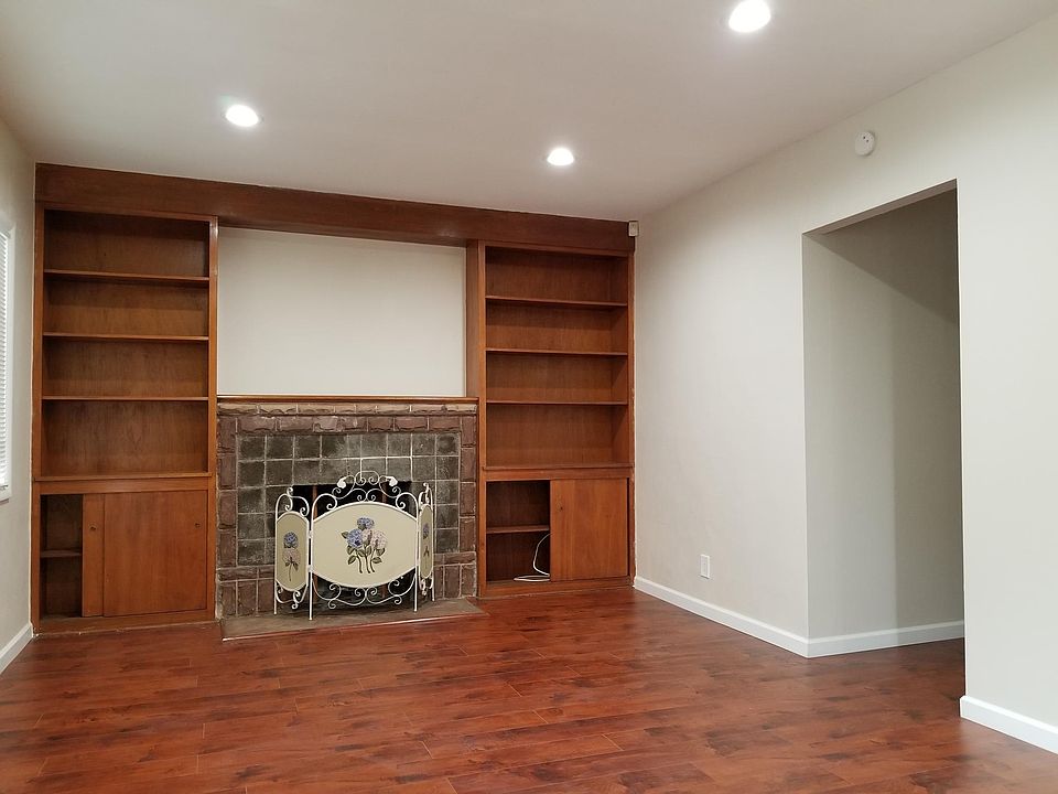 1st image of 901 E 21st St