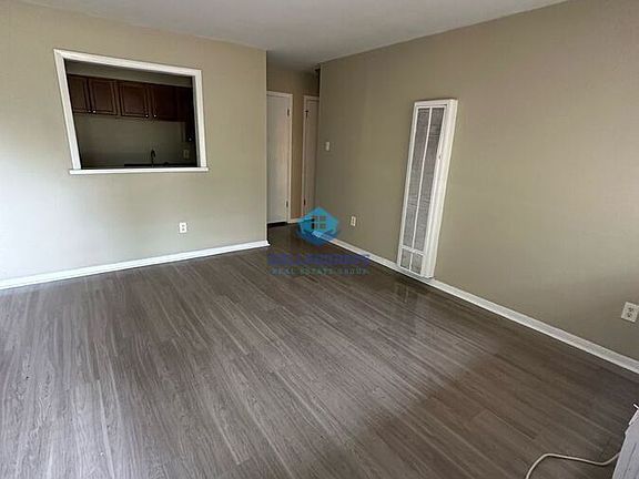 2nd image of 865 Dillworth St APT 5