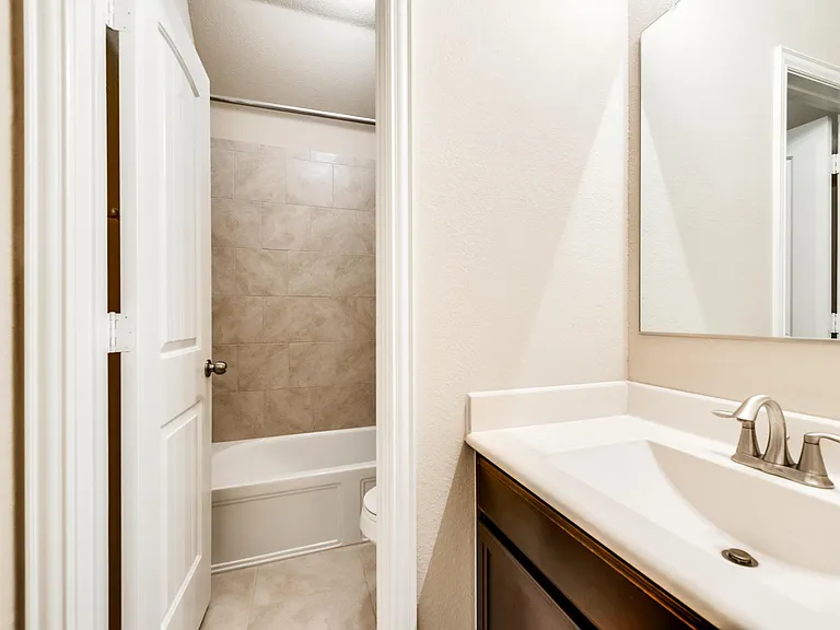 1312 Nacona Dr — Photo 16