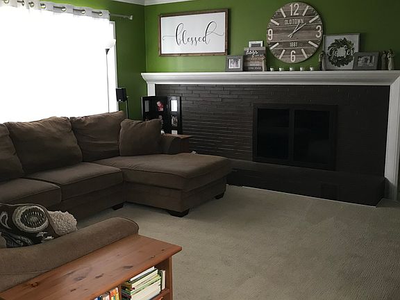 Rear Living Room (1st Floor)