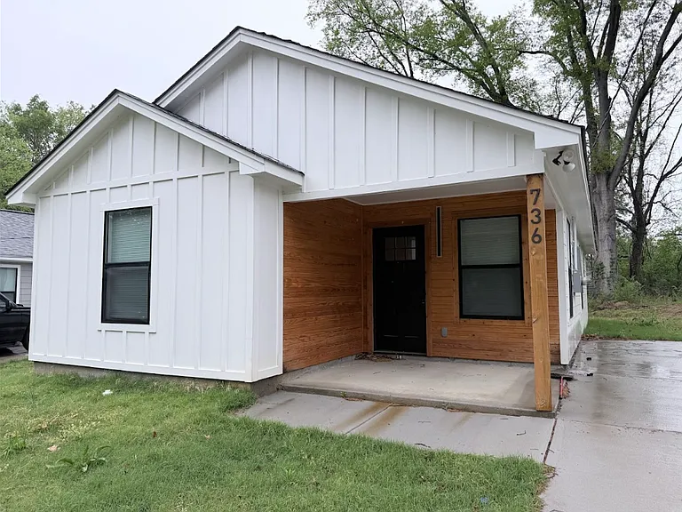 736 King Ave — Photo 2
