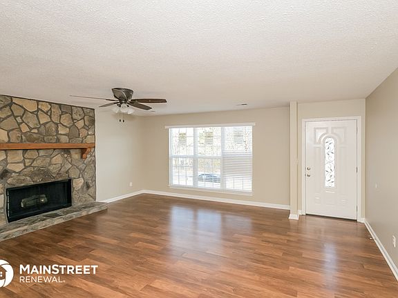 3rd image of 2716 Darlene Cir