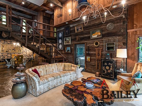 2nd image of 1242 Oak Mountain Trl