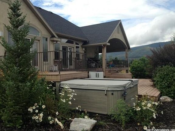 5th image of 2643 N Sierra Dr