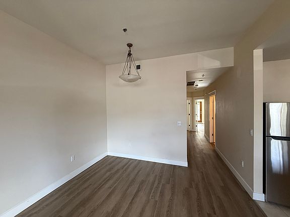 4th image of 1941 Pearl St Unit 202