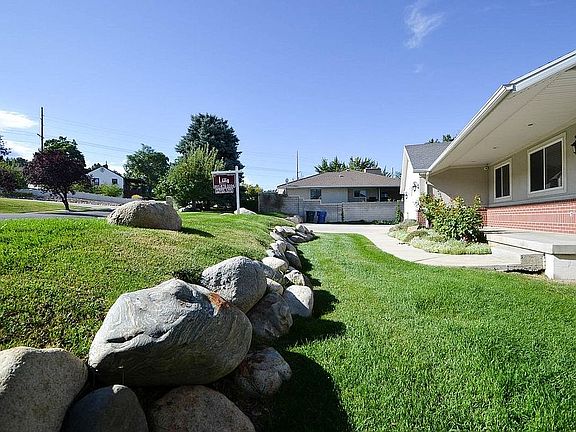 4th image of 6958 S Sunrise Hills Cir