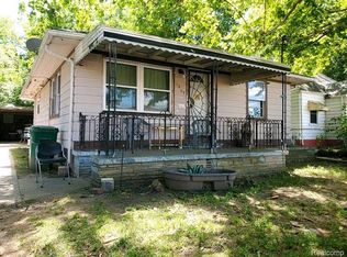 1077 W Coldwater Rd, Flint, MI 48505