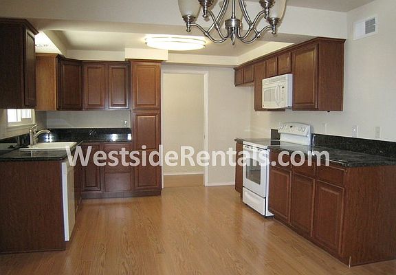 2nd image of 873 S La Grange Ave