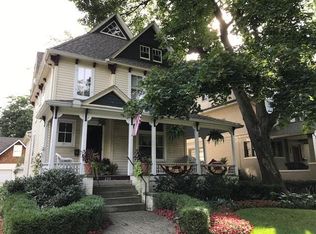 230 Lakeland St, Grosse Pointe, MI 48230