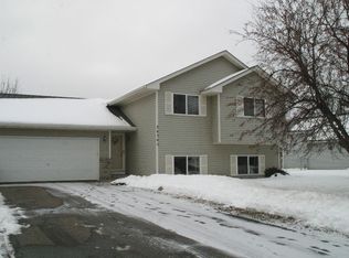 26365 Golden Ave, Wyoming, MN 55092