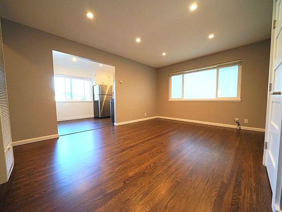 3rd image of 806 Fulton St APT 7
