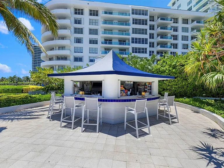 5151 Collins Ave #1527 — Photo 50