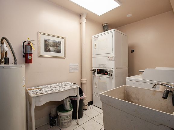 3rd image of 3150 W Bryn Mawr Ave APT 301