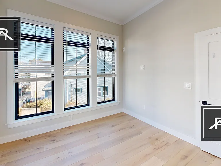 159 Everett St #203 — Photo 4