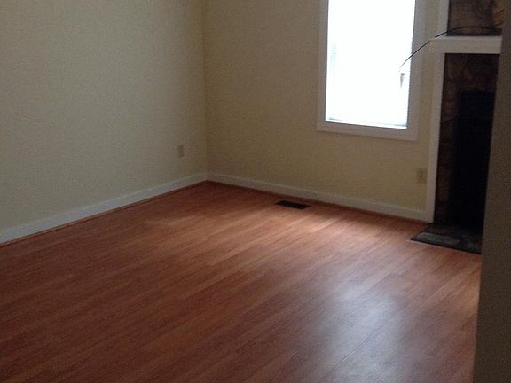 2nd image of 574 Countrytown Dr