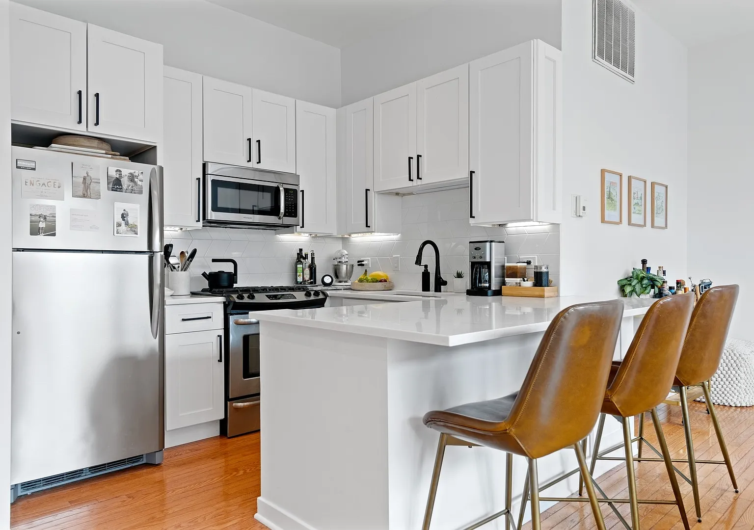 2 bed, 1170 sqft, $4,100 — Photo 3