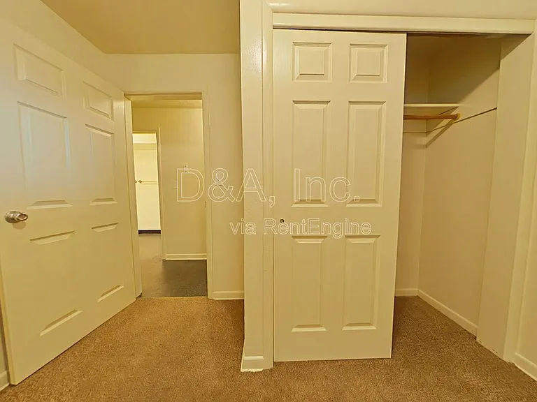 2709 NW Taylor Ave — Photo 6