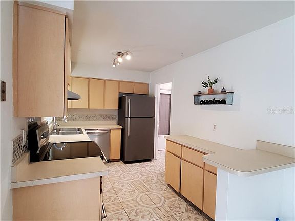 5th image of 6219 White Oak Ln